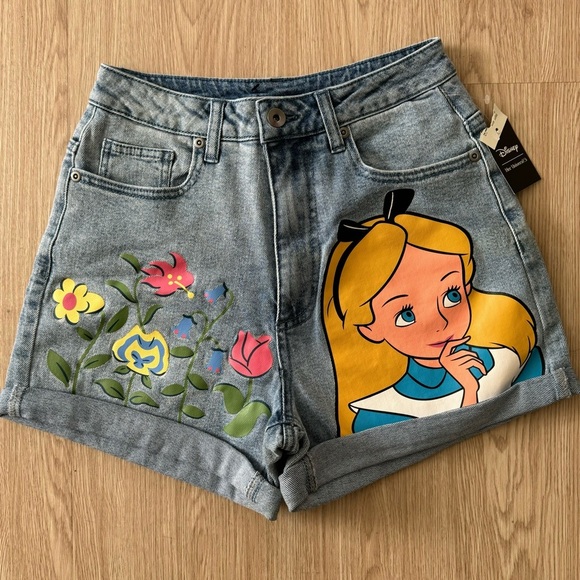 Disney Alice in wonderland tea cups high waist shorts nwt - Picture 3 of 3